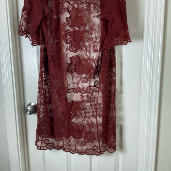 Shyanne Women's Lace Duster Kimono - Picture 8 of 11